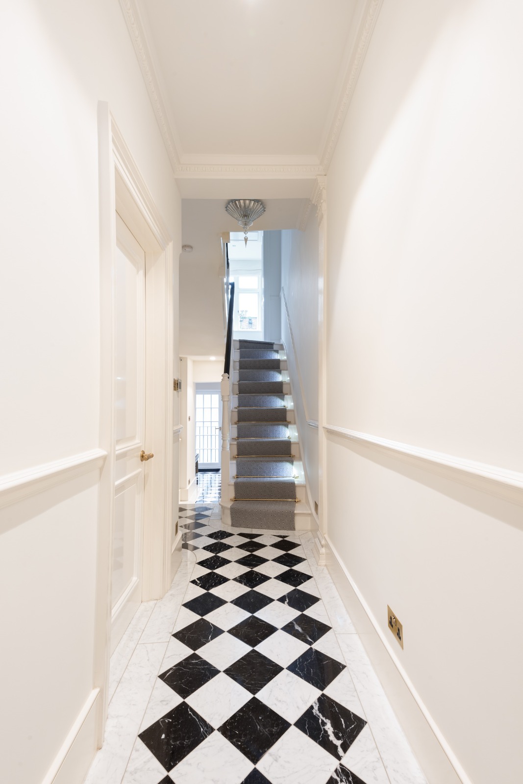 Ovington Gardens, Knightsbridge gallery image